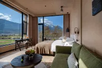 LUZBAISHA Wild Luxury Homestay | Mountain Snow Bank, Sunrise Golden Peak (Baisha, Lijiang) - พร้อมระเบียง