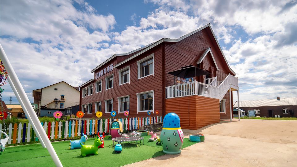 Matreshkas Red Pine Hotel