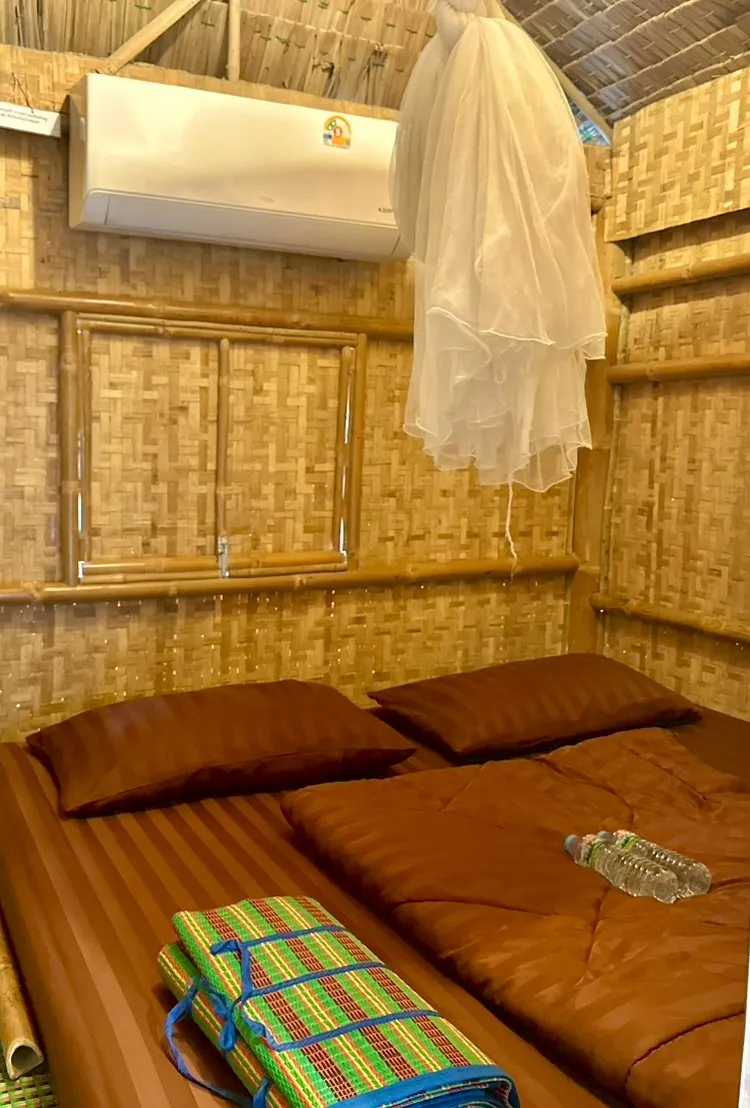 กระท่อมเดี่ยว (แอร์+ห้องน้ำรวม)