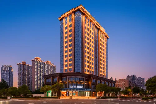 Homeinn · neo Hotel (Shanghai Wujiaochang Subway Station) - Parkplatz