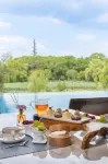 Splendid Clubhouse - breakfast