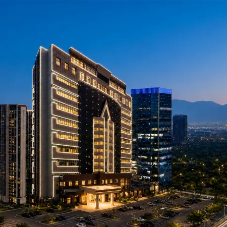 LUX CABINS Hotel (Meizhou Xingning Station Xingyi Plaza Store)