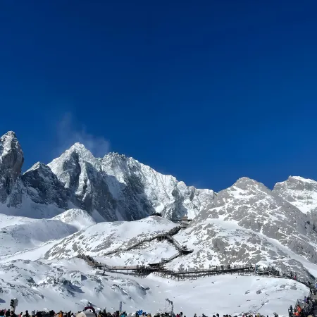 DO A LAND LAB Hotel (Lijiang Railway Station Branch)