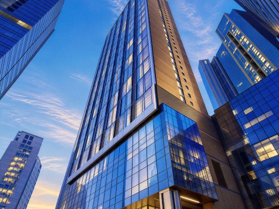 Lv Feng Hotel (Qingdao Wusi Square The Mixc)
