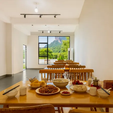 Mountain Residence in Painting Slow Living · Peaks and Bamboo Charm · 360° Viewing Garden