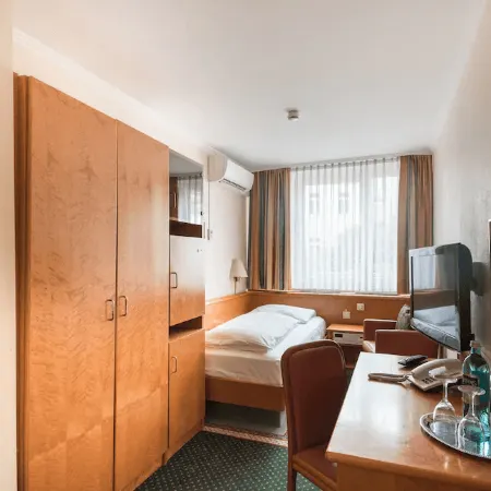Hotel Belmont Classic
