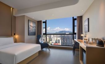 Atour Hotel (Zhangjiajie Yongding District Tianmenshan Cableway Station)