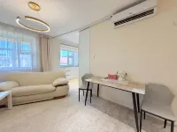 Modern 2BR Next to Dept Store - Parkplatz