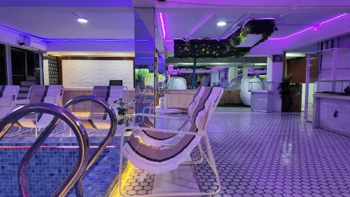 Stasis Capsule Hotel - Capsule Hotels