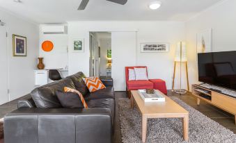 Noosa River Retreat Apartments - Perfect for Couples & Business Travel