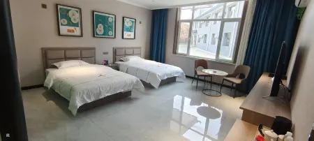 Xinhang Business Hotel (Lanzhou New District Zhongchuan International Airport)