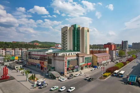 Vienna 3 Best Hotel (Tonghua Railway Station) Отели в г. Тунхуа