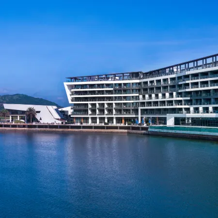 Summer Surfing Resort