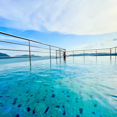 Langkawi Seaview Cube w/ Rooftop Pool