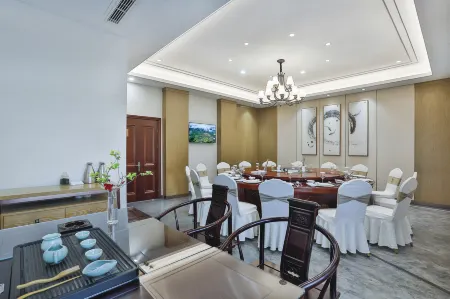 ANATOLE BY LANDISON LONGYOU GUANGHE LONGSHAN SPORTS HOTEL Отели в г. Луню