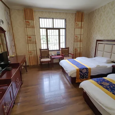 Shangri-La Dongwang Boyuxinyun Homestay Hotels near Balagezong Scenic Area