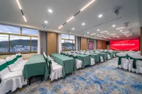 Ludian Longteng International Hotel (Ludian Bus Station Taiyang Lake)