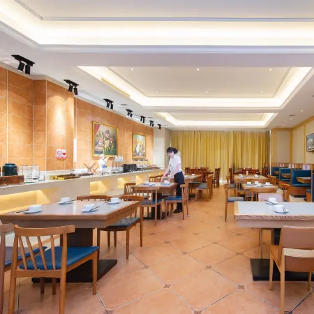 Vienna International Hotel Hunan Yiyang Nanxian Grand World Branch