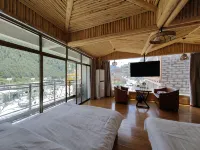 Huaji Bieyuan (Siguniang Mountain Changpinggou Scenic Spot) Hotels in Xiaojin County