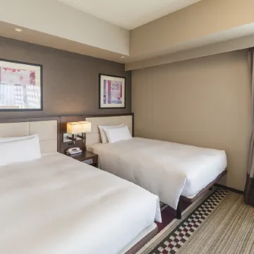 Hotel Sunroute Plaza Shinjuku Отели рядом с достопримечательностью «Железнодорожная станция Тотёмаэ»