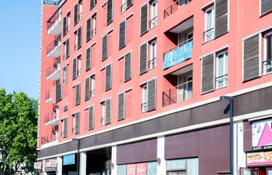 尼姆中心舒適公寓酒店