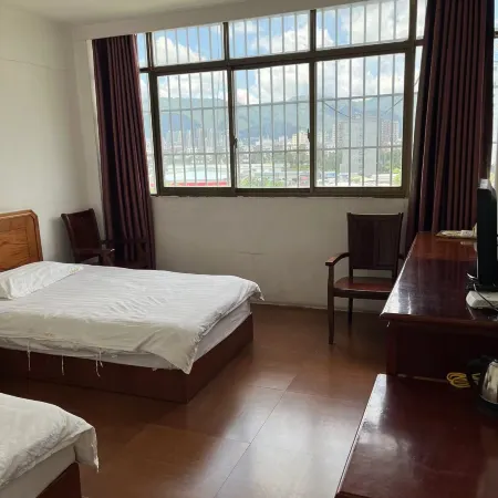 Baoshan Longyun Hotel
