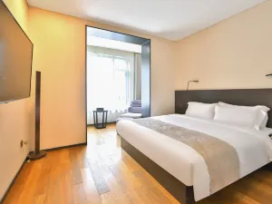Huayang Hotel