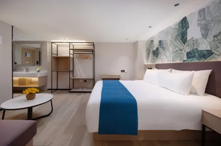 Naiwei L Executive Apartments (Coast City Nanyou Subway Station)