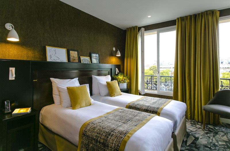 Hotel de Neuville Arc de Triomphe