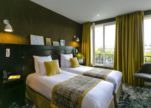 Hotel de Neuville Arc de Triomphe