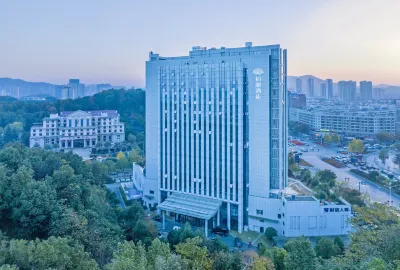 PELLE·鉑麗飯店（瀏陽市政府天虹購物中心店） 金灘星空煙花露營基地附近的飯店