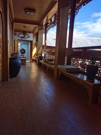 Eryuan Fengyu Taoyaju Homestay Отели рядом с достопримечательностью «Fengyuzhen»