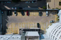 Longyuxiang Hotel - Parking