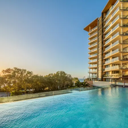 Oaks Redcliffe Mon Komo Suites