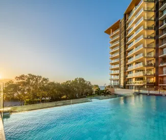 Oaks Redcliffe Mon Komo Suites