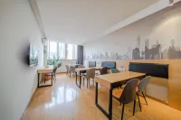 Shankee Chain Hotel (Luzhou High-speed Railway Station Southwest Trade City)