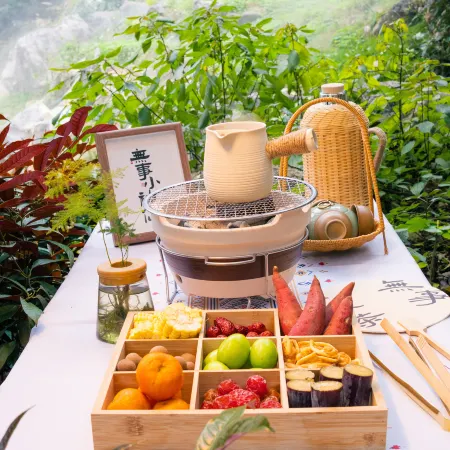 Miao Zai Shan Ye resort hotel (Yangshuo Yulong River Qian Gu Qing Branch)