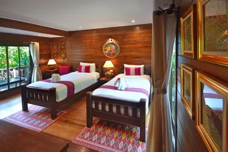 Thai Thai Sukhothai Resort Отели рядом с достопримечательностью «Wat Traphang Tong Lang»