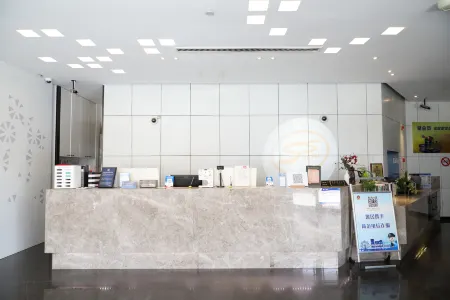 Sushi Light Luxury Hotel (Shanghai South Railway Station) Отели рядом с достопримечательностью «Xuhui District West Bund Nature Art Park»