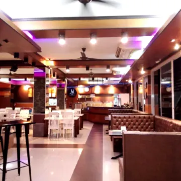 SB Living Place Hotel Phuket Town