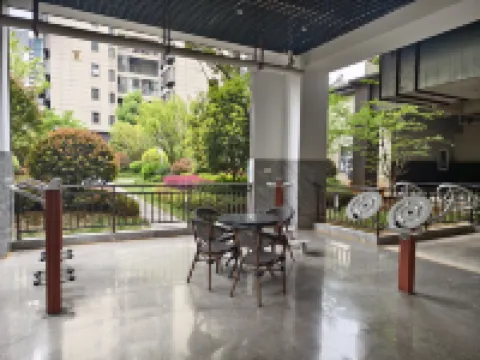 National Art Hotel​