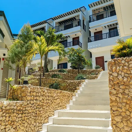 RedDoorz @ LM Apartelle Boracay Отели рядом с достопримечательностью «Пляж Кагбан»