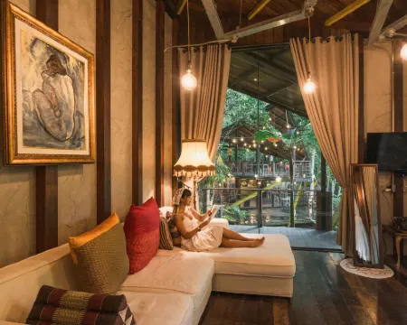 沃拉曼 B-One 薩科特山酒店