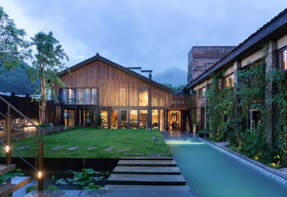Wuyuan On The Bound Hotel