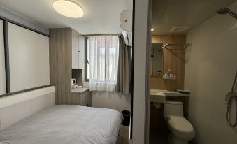 Houmujia Apartment (Shanghai Shaanxi South Road Subway Station Store)