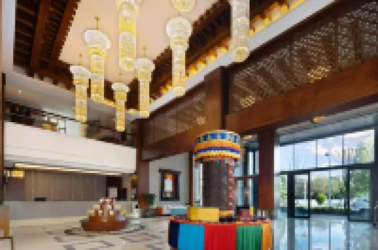 ラサ喬穆朗宗ホテル