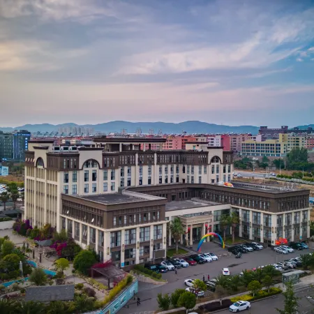 Jiulong Hot Spring Holiday Hotel
