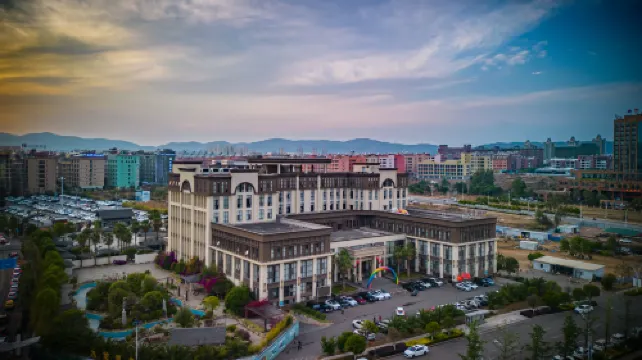 Jiulong Hot Spring Holiday Hotel