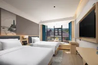 Lushan Tianhai Baitang Hotel(Guling Street Cableway Station Store) Hotels near Former Residence of Comrade Deng Xiaoping in Lushan