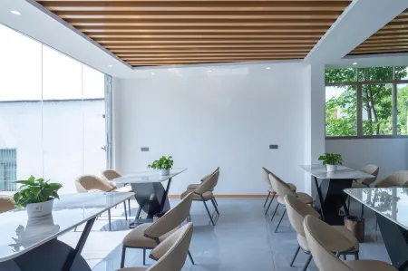 Mountain Retreat B&B (Huangguoshu Waterfall Scenic Area Branch)